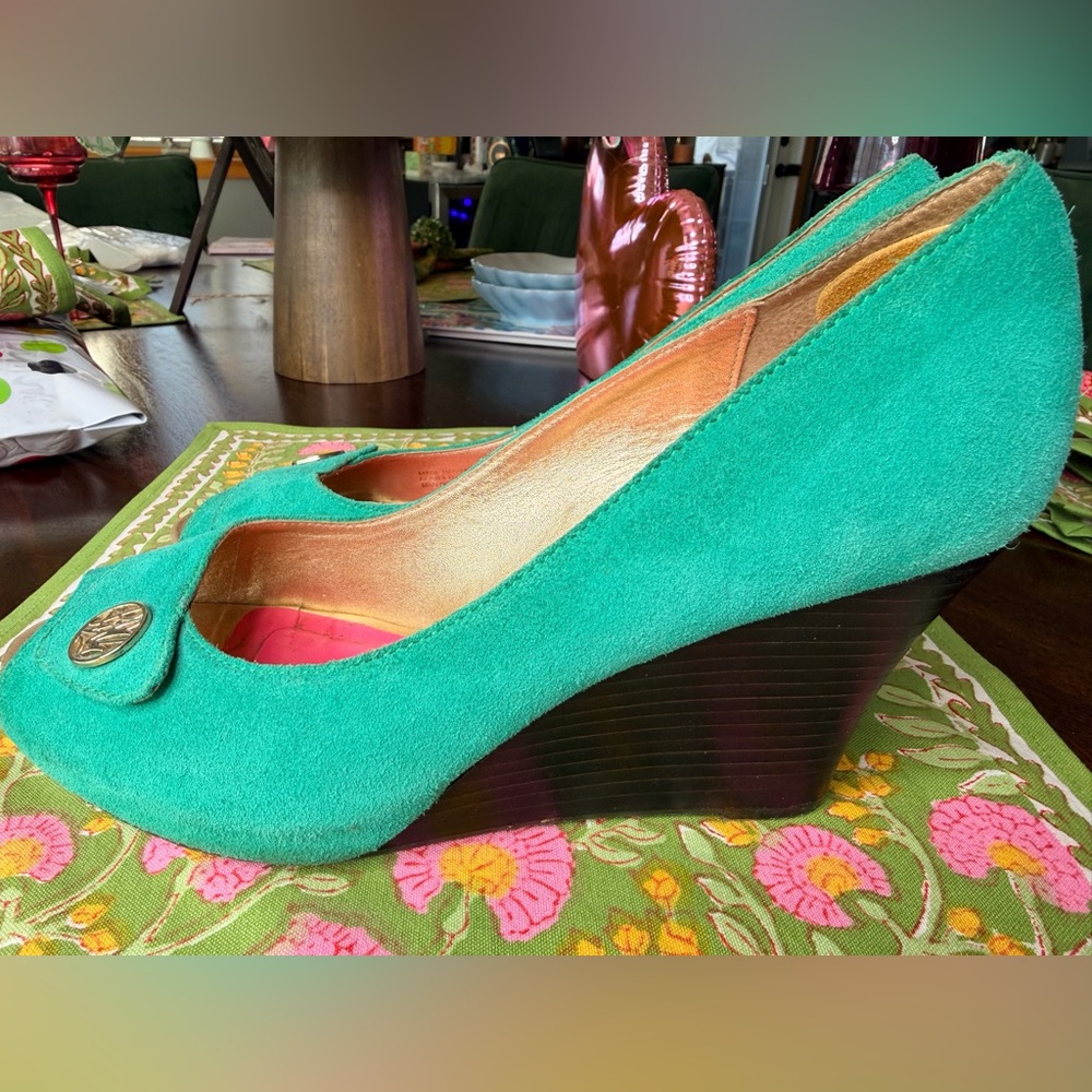 Lilly Pulitzer Resort Chic Jewel Green Suede Wedge Peep Toe 9 - Picture 4 of 6